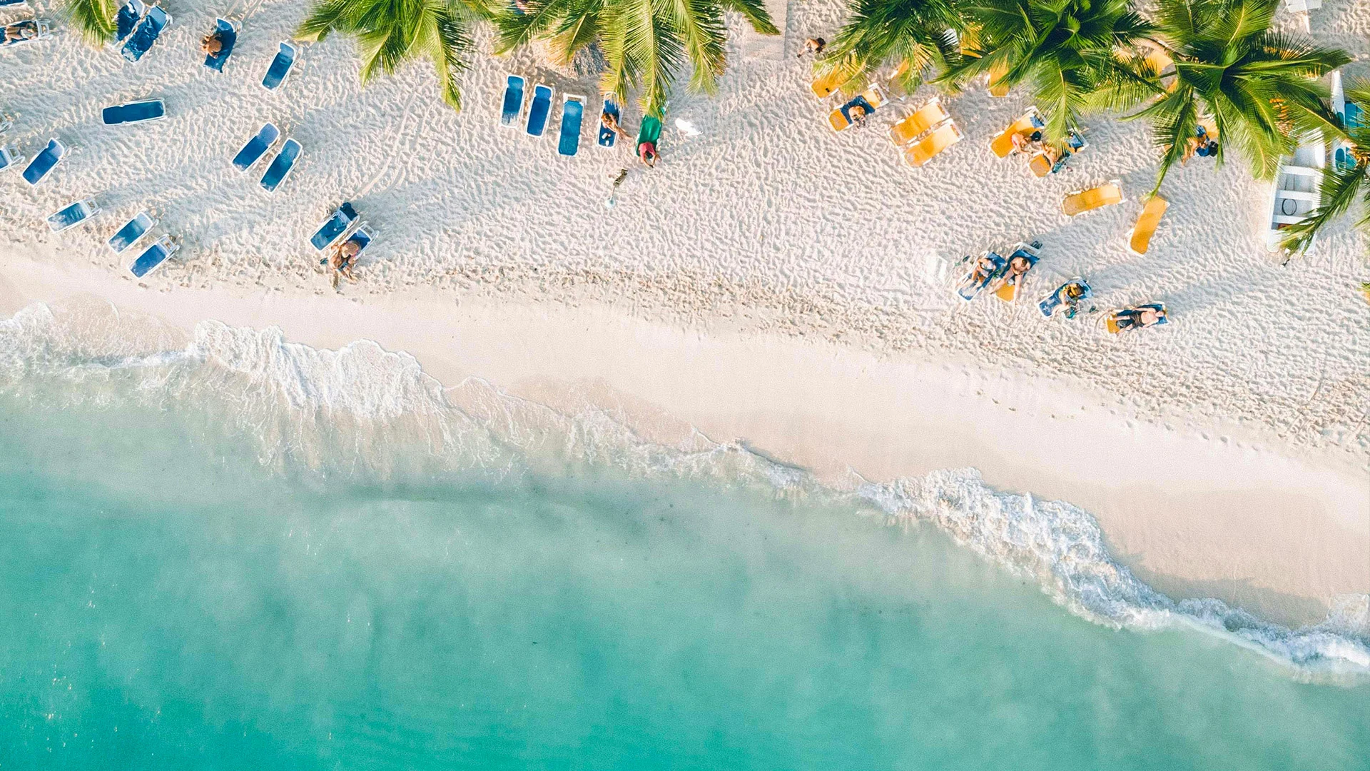 Vue d'une plage du haut