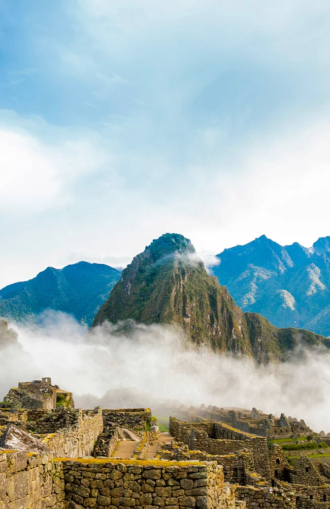 Ruine sur le top d'une montagne